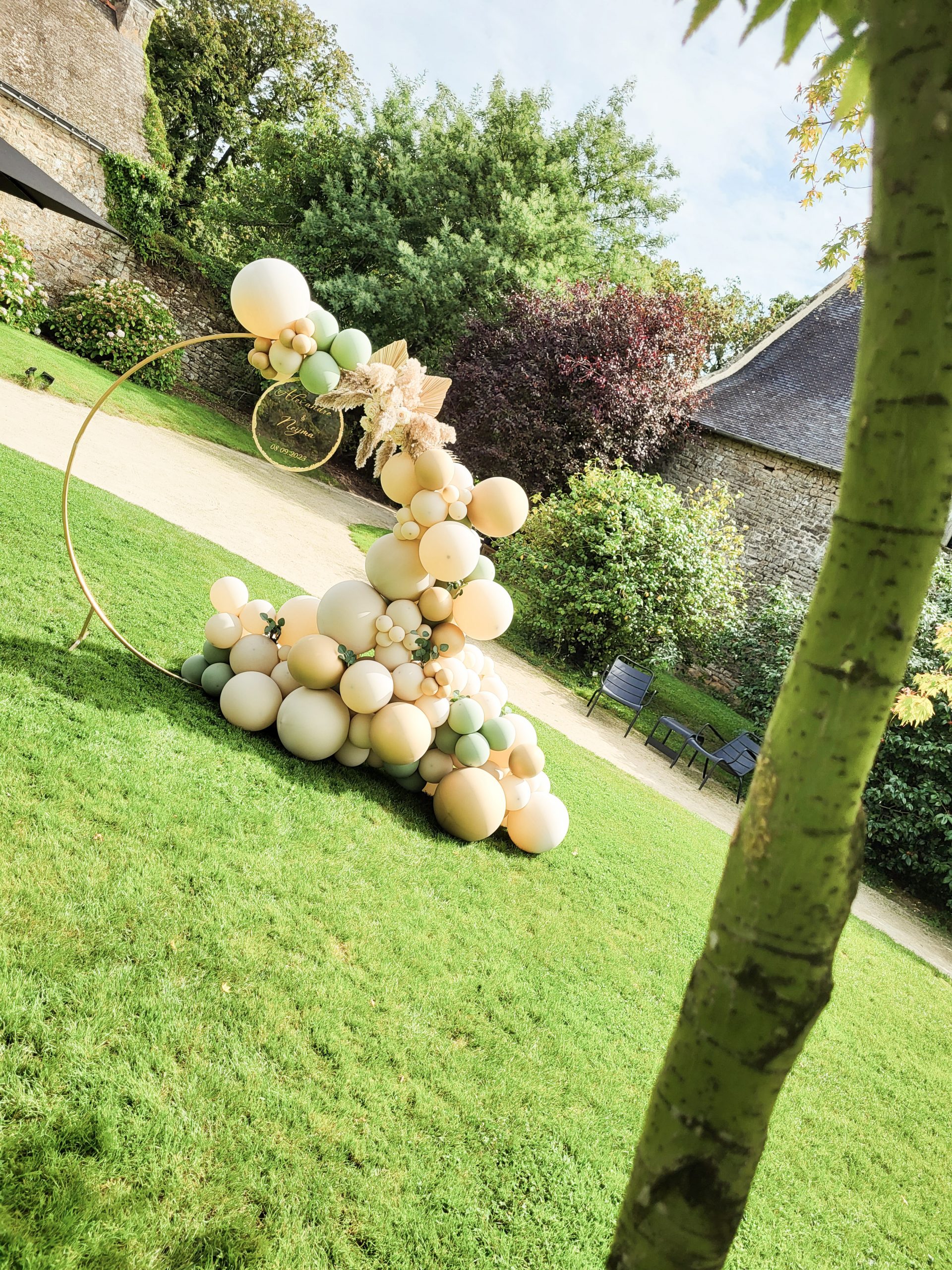 Arche de ballons pour les mariages sur vannes 
